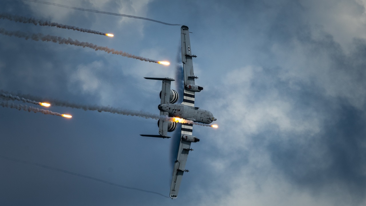 McConnell adds Thunderbolts to air show AF Thunderbirds