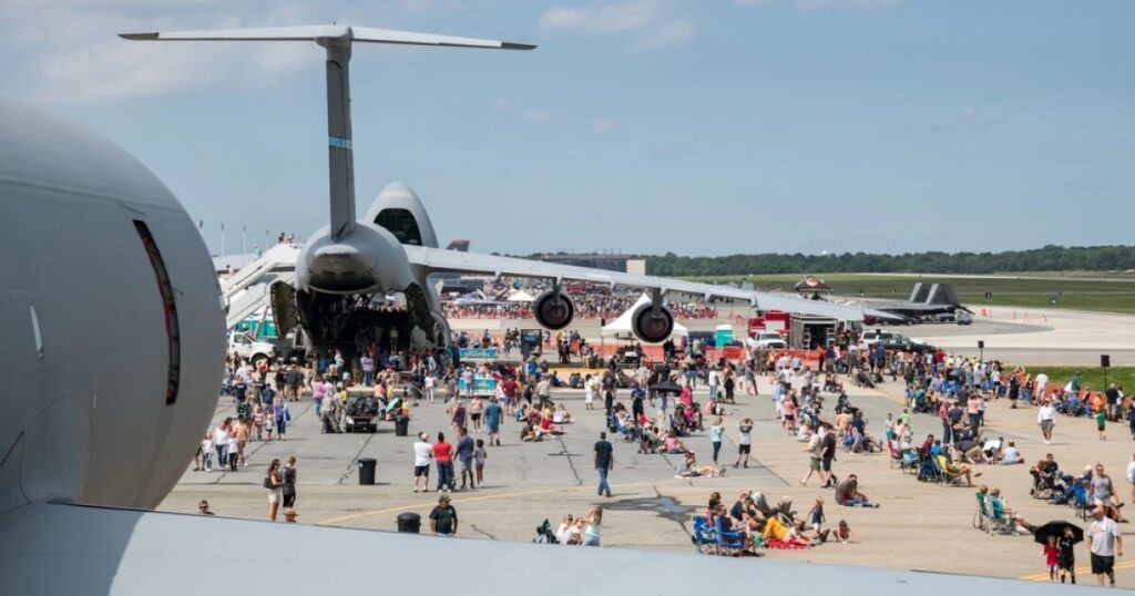 Enlighten Me: Thunder Over Dover - AF Thunderbirds