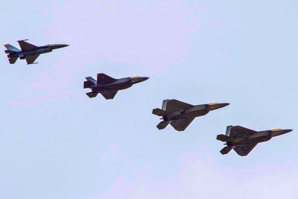 Deadly Trio Of F22 Raptor, F35 Lightning II & F16 Falcon Mesmerize